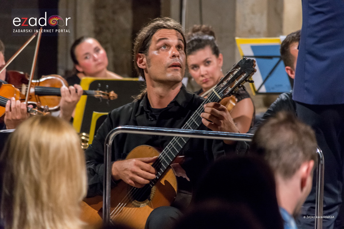 59. Glazbene večeri u sv. Donatu: Orkestar Epoque i gitarist Krešimir Bedek @ Crkva sv. Nikole