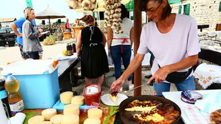 Na vidikovcu Kamenjak održan 5. Sajam lokalnih proizvoda ”Luka i igara” Na vidikovcu Kamenjak održan 5. Sajam lokalnih proizvoda ”Luka i igara”