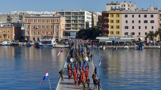 Mimohod ratnih postrojbi u Zadru