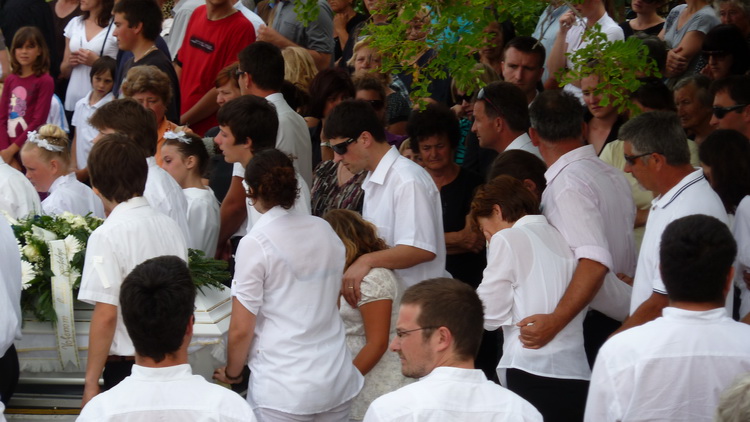 Tkon: Posljednji ispraćaj malenog anđela, Roka Ugrinića 7. lipnja 2011.