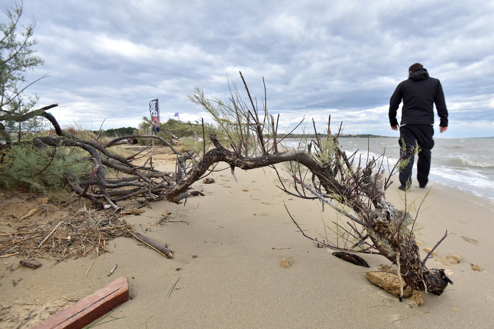 Čuvena ninska plaža Ždrijac teško stradala u poplavi