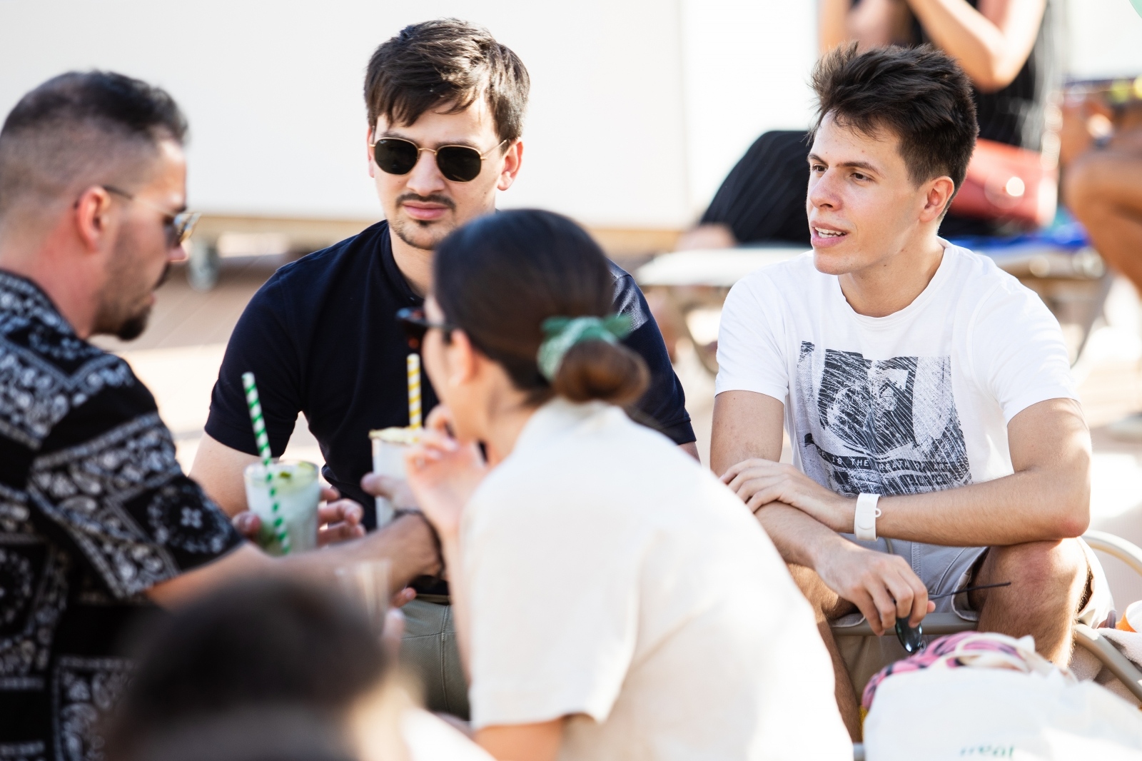 Cosmopolitan pool party @ Hotel Radisson Blue