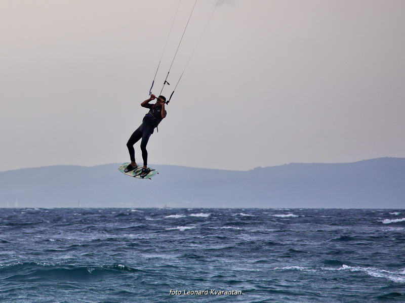 Kiteri i surferi uživali u jakom jugu