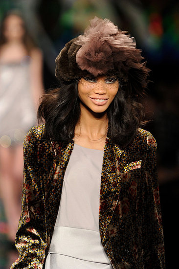 Trend izvještaj za jesen 2010: Crveni baršun (Fashionologie.com)