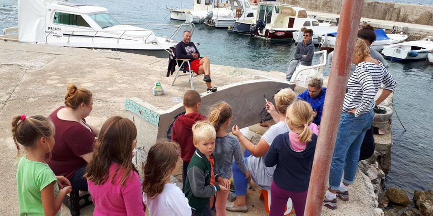 Otok Sestrunj, mozaik na klupi Otok Sestrunj, mozaik na klupi