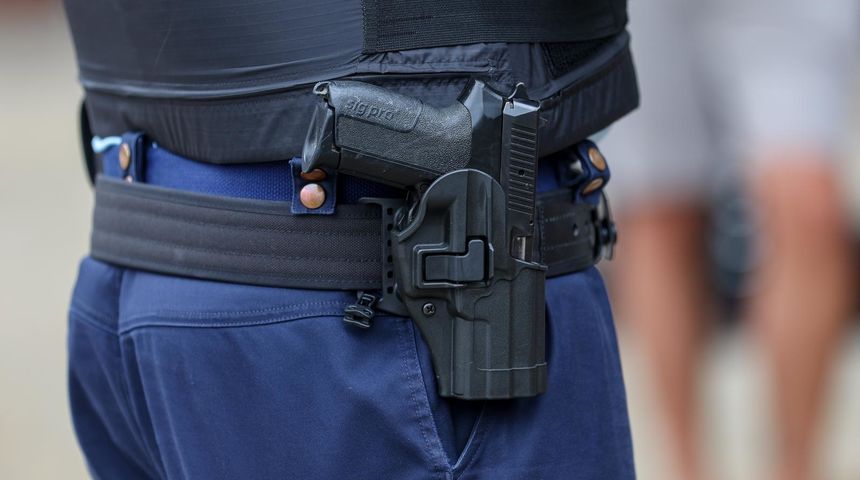 Pariz: Francuska policija i vojska kod željezničke stanice nakon podmetnutih požara Pariz: Francuska policija i vojska kod željezničke stanice nakon podmetnutih požara