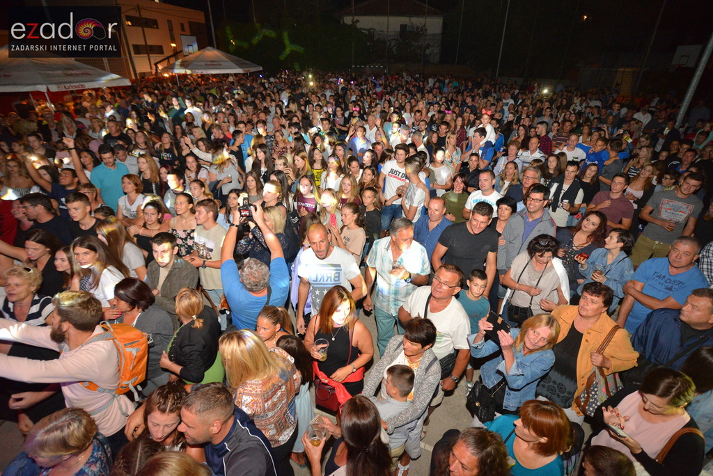 Stanarska fešta 2017: Mladen Grdović i Ivica Sikirić Ićo raspjevali Stanarce i njihove goste Stanarska fešta 2017: Mladen Grdović i Ivica Sikirić Ićo raspjevali Stanarce i njihove goste