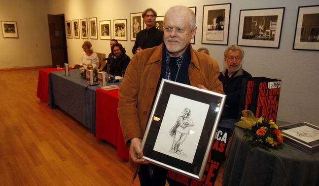 Zadar, 300310.
Svecana dodjela Nagrade za kratku pricu Petar Zoranic i promocija knjige kratkih prica domacih autora “Trenutak proze”. Dodjela se odrzala u prostorijama kazalisne kuce u Zadru. Dobinici nagrade za 2010. godinu su 1. nagrada Ludwig Bauer (n