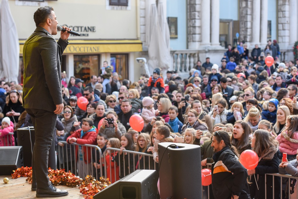 Spektakularni doček Nove 2017. godine na zadarskom Popuotoku Spektakularni doček Nove 2017. godine na zadarskom Popuotoku
