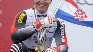 Lenzerheide, 190311.
Zavrsnica Svjetskog skijaskog kupa u skijanju u svicarskom mjestu Lenzerheide, Ivica Kostelic kao najbolji skijas u ukupnom poretku osvajac velikog kristalnog globusa i jos dva mala globusa za kombinaciju i slalom.
Na slici: sa zasta Lenzerheide, 190311.
Zavrsnica Svjetskog skijaskog kupa u skijanju u svicarskom mjestu Lenzerheide, Ivica Kostelic kao najbolji skijas u ukupnom poretku osvajac velikog kristalnog globusa i jos dva mala globusa za kombinaciju i slalom.
Na slici: sa zasta