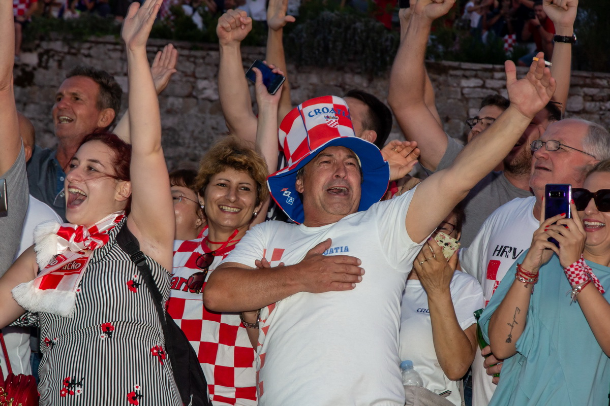 Veličanstven doček četvorice zadarskih Vatrenih od Gradskog mosta do Foruma