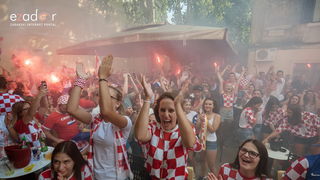 Navijačko ludilo u Zadru za vrijeme i nakon finala Svjetskog prvenstva Navijačko ludilo u Zadru za vrijeme i nakon finala Svjetskog prvenstva