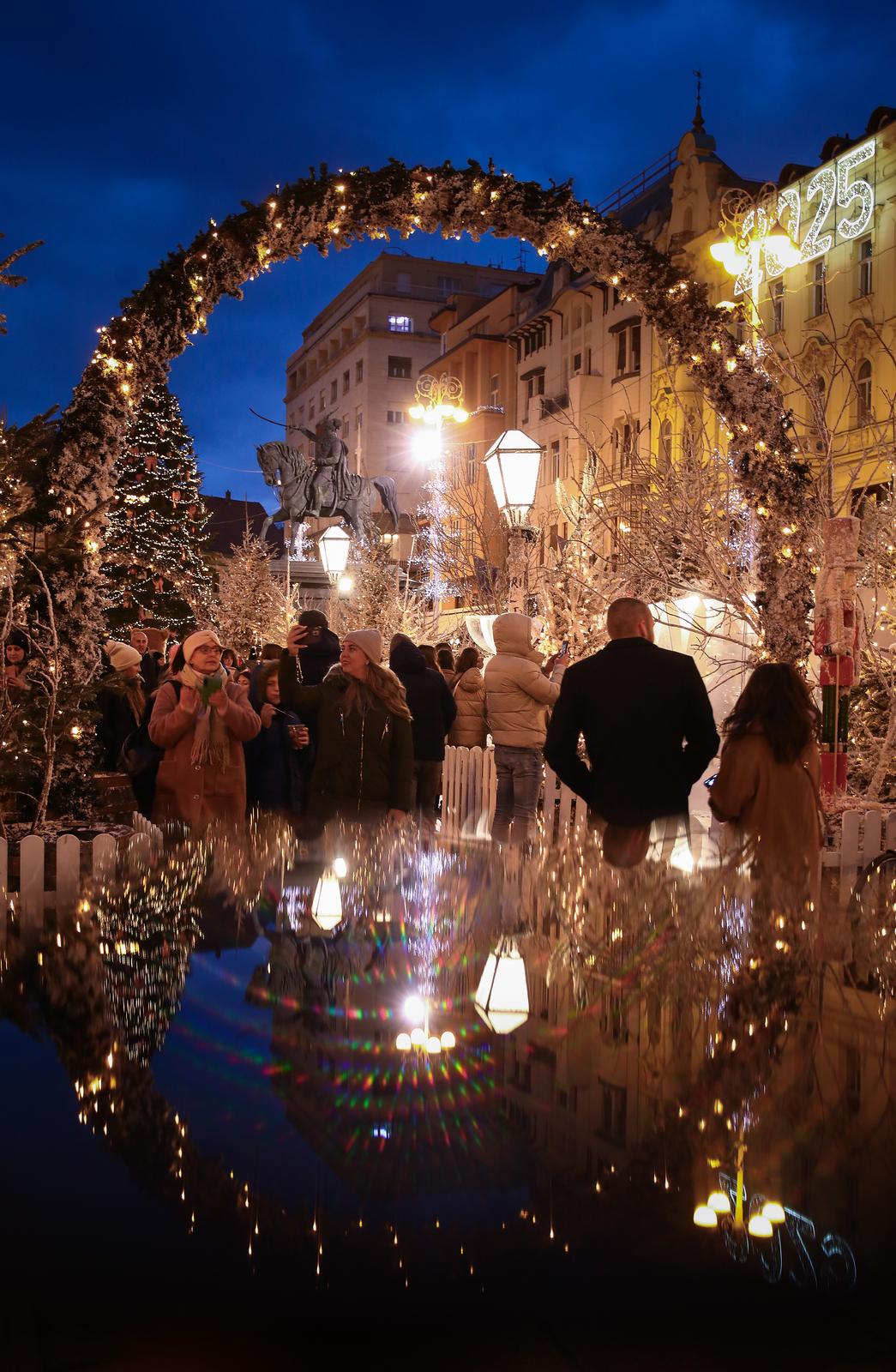 Zagrebački Advent na Trgu bana Jelačića