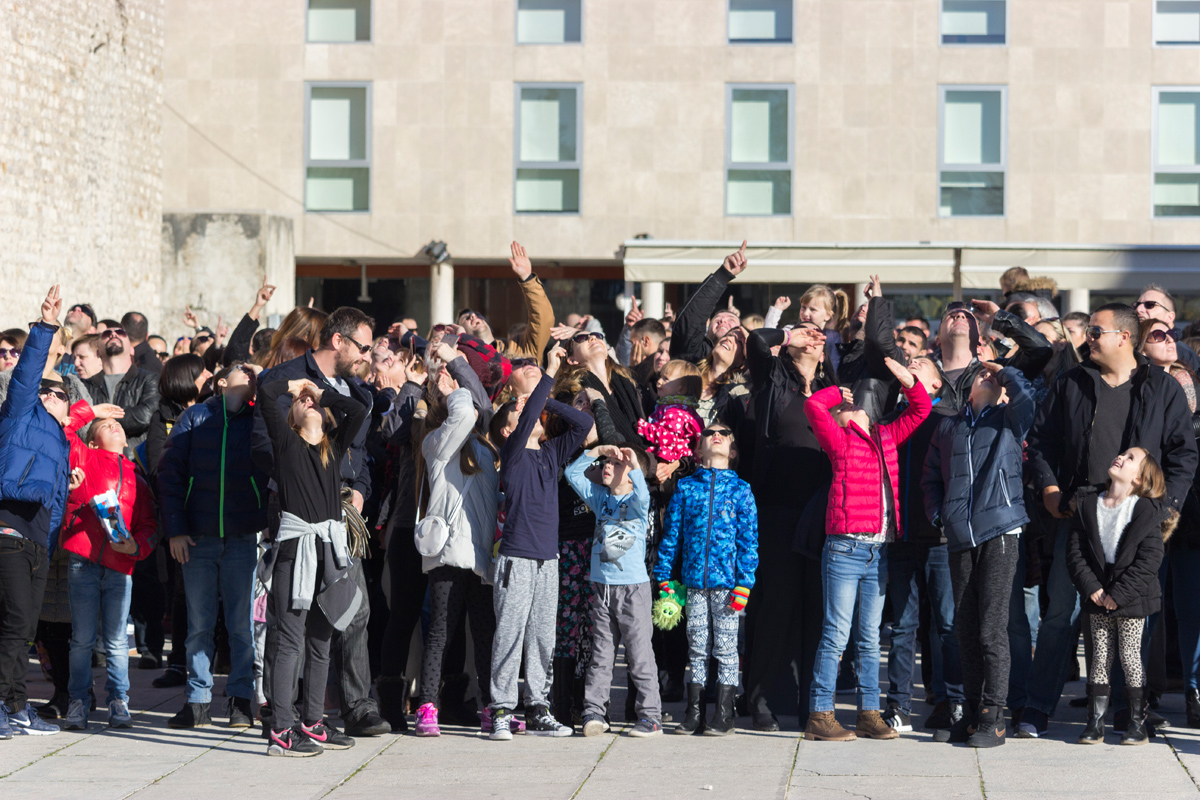 Badnjak 2016: Blagdanski đir po gradu 24. prosinca Badnjak 2016: Blagdanski đir po gradu 24. prosinca