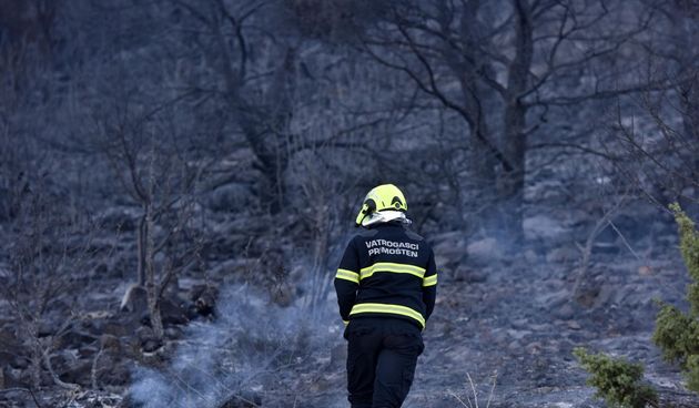 Vatrogasci, požarište, požar, vatrogasac, šibenik
