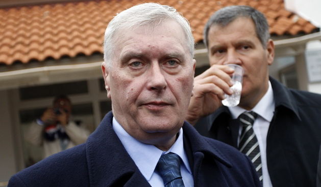 Skabrnja, 181109.
U Skabrnji kraj Zadra danas je obiljezena 18. obljetnica stradavanja i pada mjesta Skabrnje. Stradao je veliki broj civila. 
Na fotografiji:  Josip Friscic i Stipe Gabric Jambo.
Foto: Jure Miskovic / CROPIX