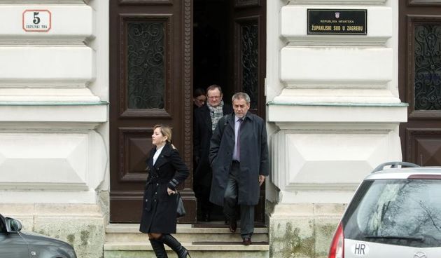 Zagreb – Zupanijski sud, Milan Bandic odlazi s rocista na kojem mu je odbijen zahtjev da mu se dopusti obavljanje gradonacelnicke duznosti. Photo: Goran Jakus/PIXSELL