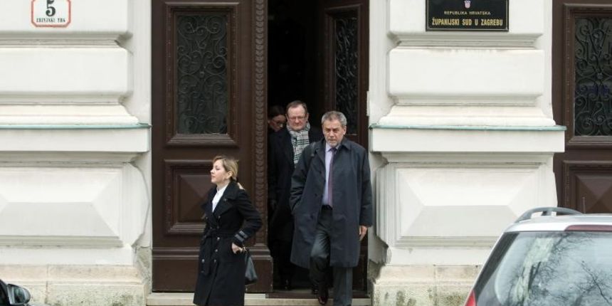 Zagreb – Zupanijski sud, Milan Bandic odlazi s rocista na kojem mu je odbijen zahtjev da mu se dopusti obavljanje gradonacelnicke duznosti. Photo: Goran Jakus/PIXSELL