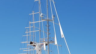 Guštanje u valovima i glazbi Morskih orgulja, a sliku je upotpunio jedrenjak Club Med 2. Foto: Mladen Malik Guštanje u valovima i glazbi Morskih orgulja, a sliku je upotpunio jedrenjak Club Med 2. Foto: Mladen Malik