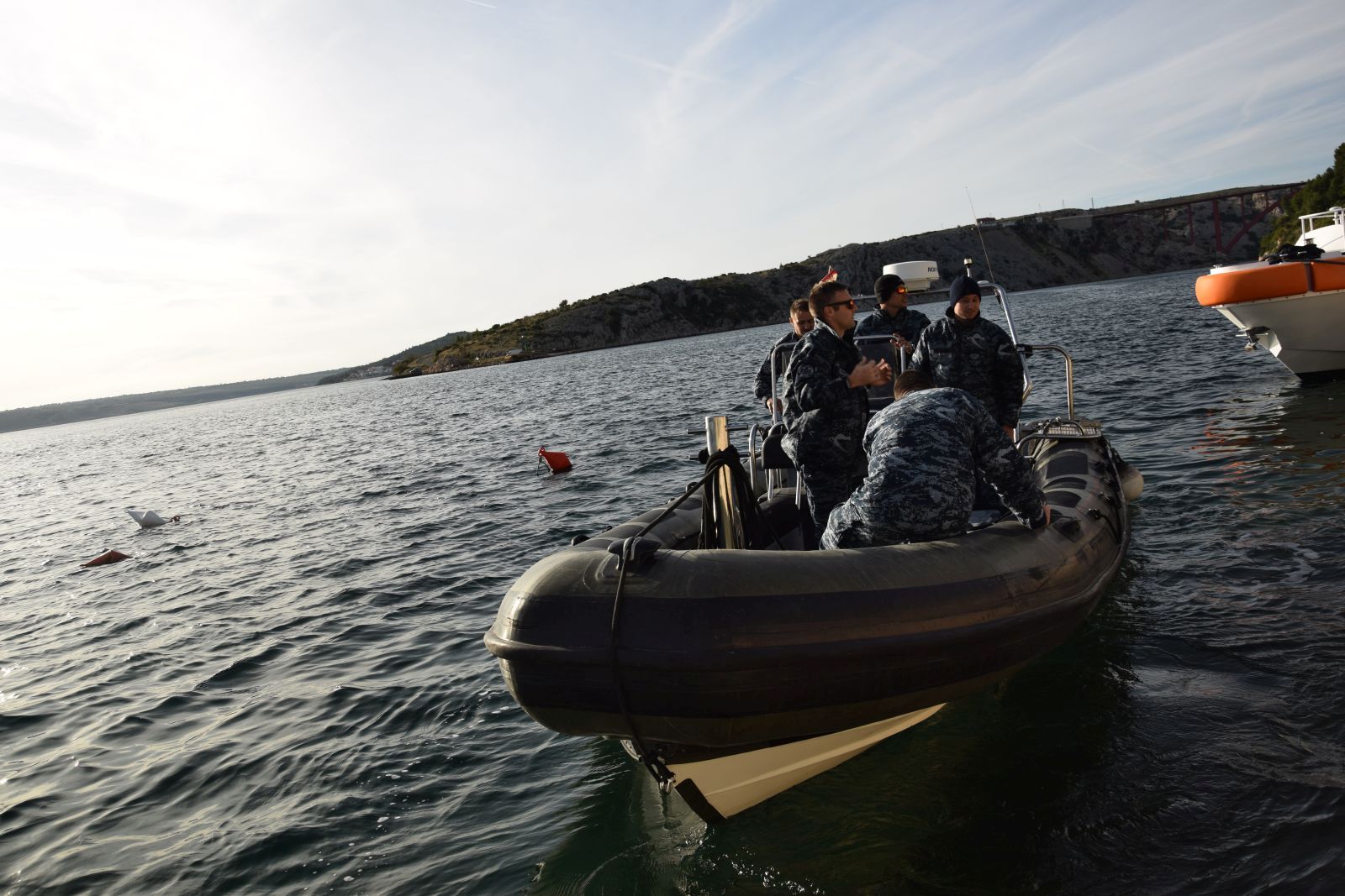 U Novskom ždrilu i dalje traje intenzivna potraga za nestalim pilotom