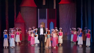 HNK Zadar: Bajka.hr Plesne udruge Gesta, Foto: Željko Karavida HNK Zadar: Bajka.hr Plesne udruge Gesta, Foto: Željko Karavida