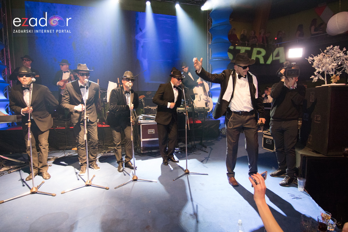 Ludnica u Saturnusu: Najbolji doček u svemiru i šire Ludnica u Saturnusu: Najbolji doček u svemiru i šire