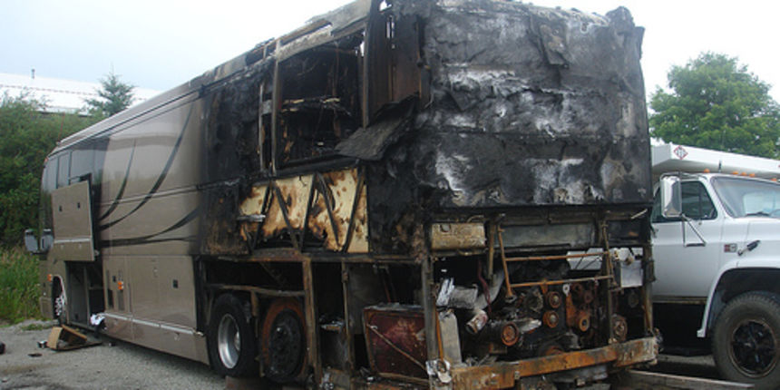 Zapaljen autobus/Foto arhiv