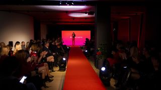 Dan crvenih haljina – modna revija u Splitu