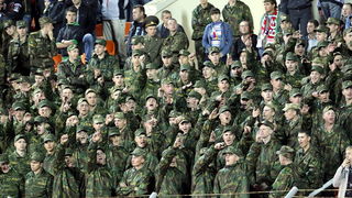 Minsk, 120809.
Stadion Dinamo Minsk
Kvalifikacijska nogometna utakmica za Svjetsko nogometno prvenstvo 2010. Bjelorusija – Hrvatska.
Na fotografiji: Navijaci Bjelorusije, najglasniji su vojnici.
Foto : Jakov Prkic / Cropix Minsk, 120809.
Stadion Dinamo Minsk
Kvalifikacijska nogometna utakmica za Svjetsko nogometno prvenstvo 2010. Bjelorusija – Hrvatska.
Na fotografiji: Navijaci Bjelorusije, najglasniji su vojnici.
Foto : Jakov Prkic / Cropix