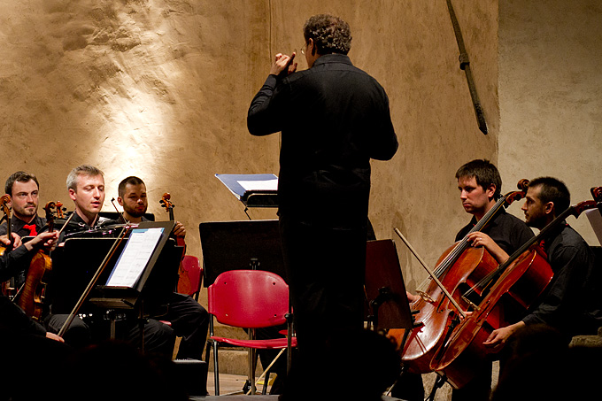 Hrvatska komorna filharmonija, Mak Grgić i Franko Božac u crkvi Sv. Donata, foto: L. Banić