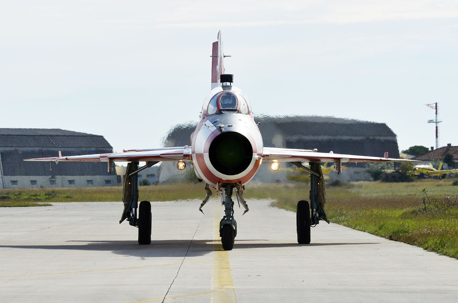 Vježbe pilota borbenih MIG-ova Vježbe pilota borbenih MIG-ova