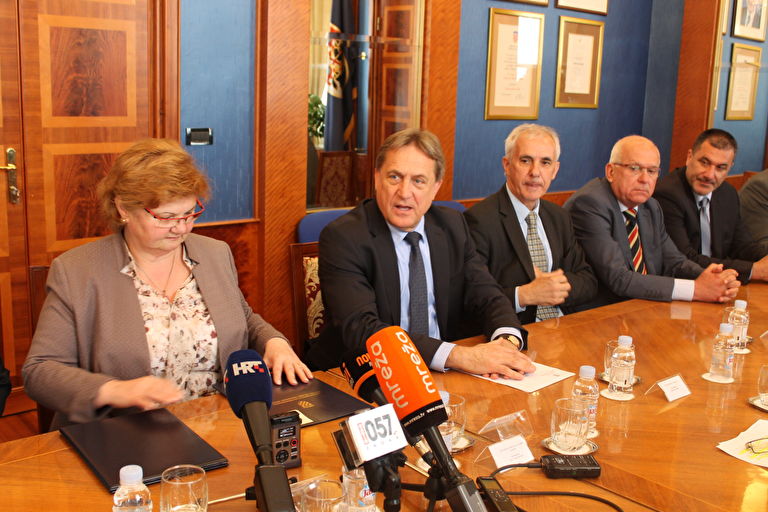 Nada Murganić potpisala je dodatak Ugovoru o sufinanciranju centra Mocire Nada Murganić potpisala je dodatak Ugovoru o sufinanciranju centra Mocire