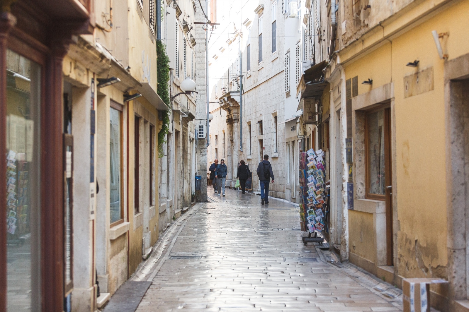 Zatvorene butige i poluprazan zadarski Poluotok Zatvorene butige i poluprazan zadarski Poluotok