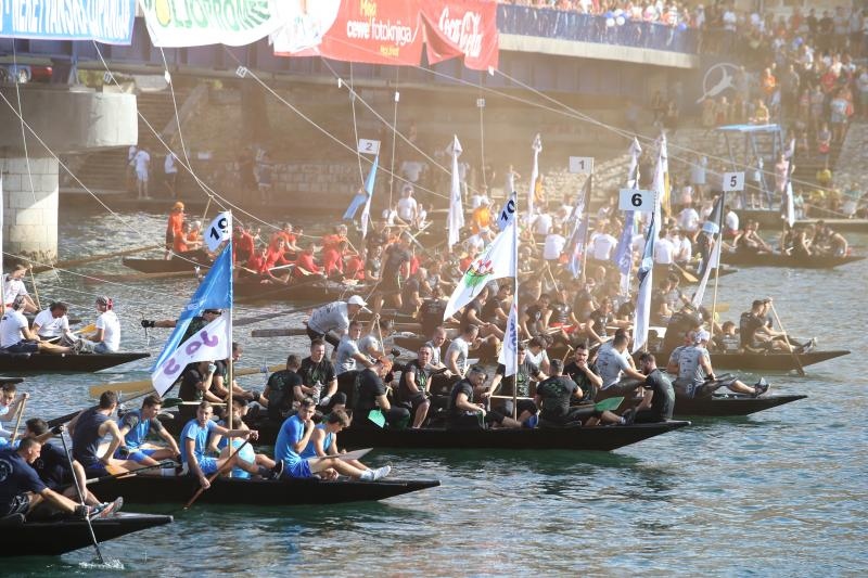 Gusari iz Komina pobjednici Maratona lađa od Metkovića do Ploča