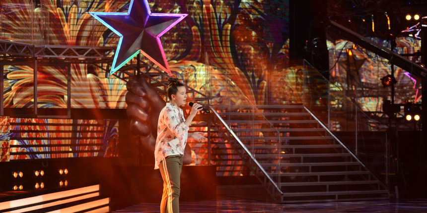 UREĐIVANJE VIJESTI: “Zvjezdice” – Hana rasplakala žiri: Pjesmu je posvetila majci uz koju nije imala priliku odrasti