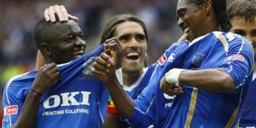 Kanu i suigrači slave (Foto:reuters@daylife.com) Kanu i suigrači slave (Foto:reuters@daylife.com)