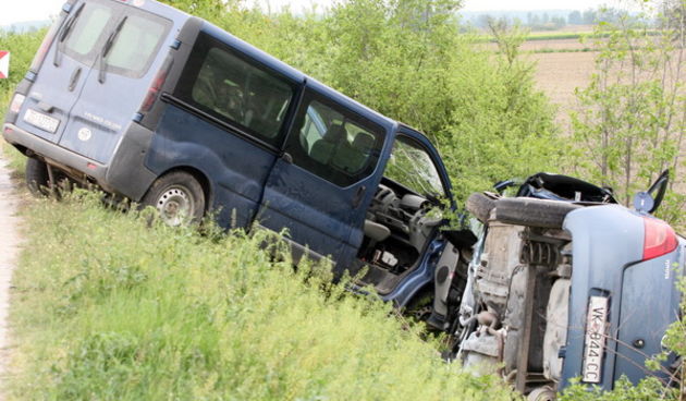 Prometna nesreća s troje pogunulih u Strosincima, Foto: Damir Glibusic / CROPIX