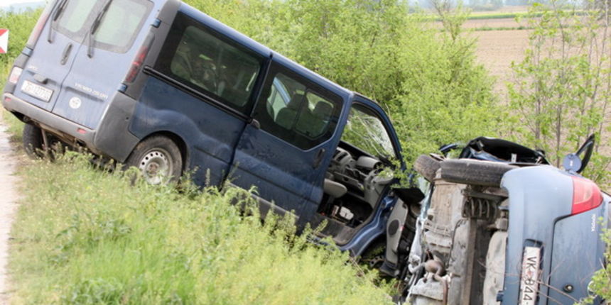 Prometna nesreća s troje pogunulih u Strosincima, Foto: Damir Glibusic / CROPIX Prometna nesreća s troje pogunulih u Strosincima, Foto: Damir Glibusic / CROPIX