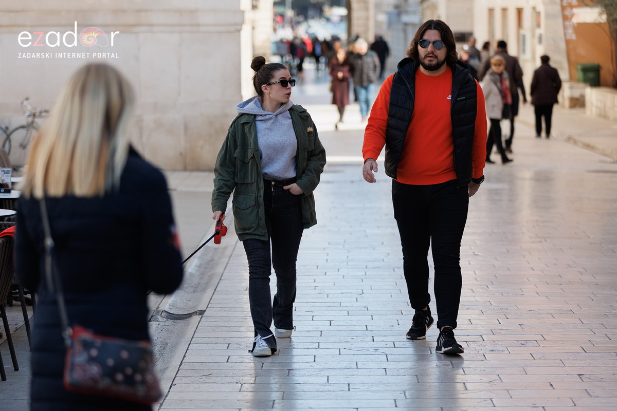 Đir po gradu, subotnja špica 19. ožujka 2022. Đir po gradu, subotnja špica 19. ožujka 2022.