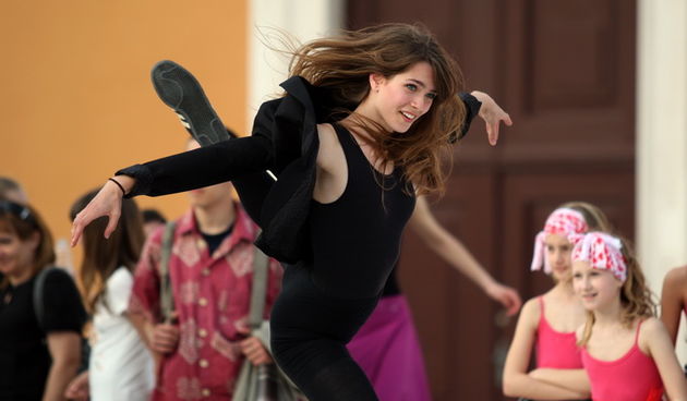 Zadar, 290413.
Poljana Ivana Pavla II. 
Na Poljani Pape Pavla II obiljezio se Svjetski dan plesa manifestacijom pod nazivom Go out and dance. Simultana proslava Svjetskog dana plesa odrzala se, uz Zadar, u jos sest hrvatskih gradova: Split, Pozega, Rijeka