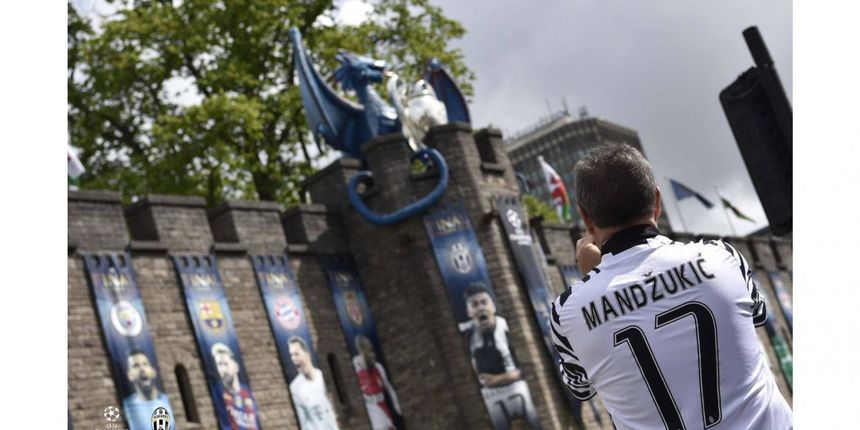 Navijači Juventusa u Cardiffu Navijači Juventusa u Cardiffu