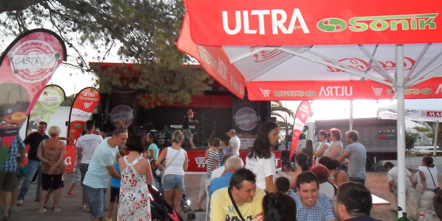 Ultra Sonik Gastro fest u Kukljici prikupio 2 tisuće kuna za Socijalnu samoposlugu Ultra Sonik Gastro fest u Kukljici prikupio 2 tisuće kuna za Socijalnu samoposlugu