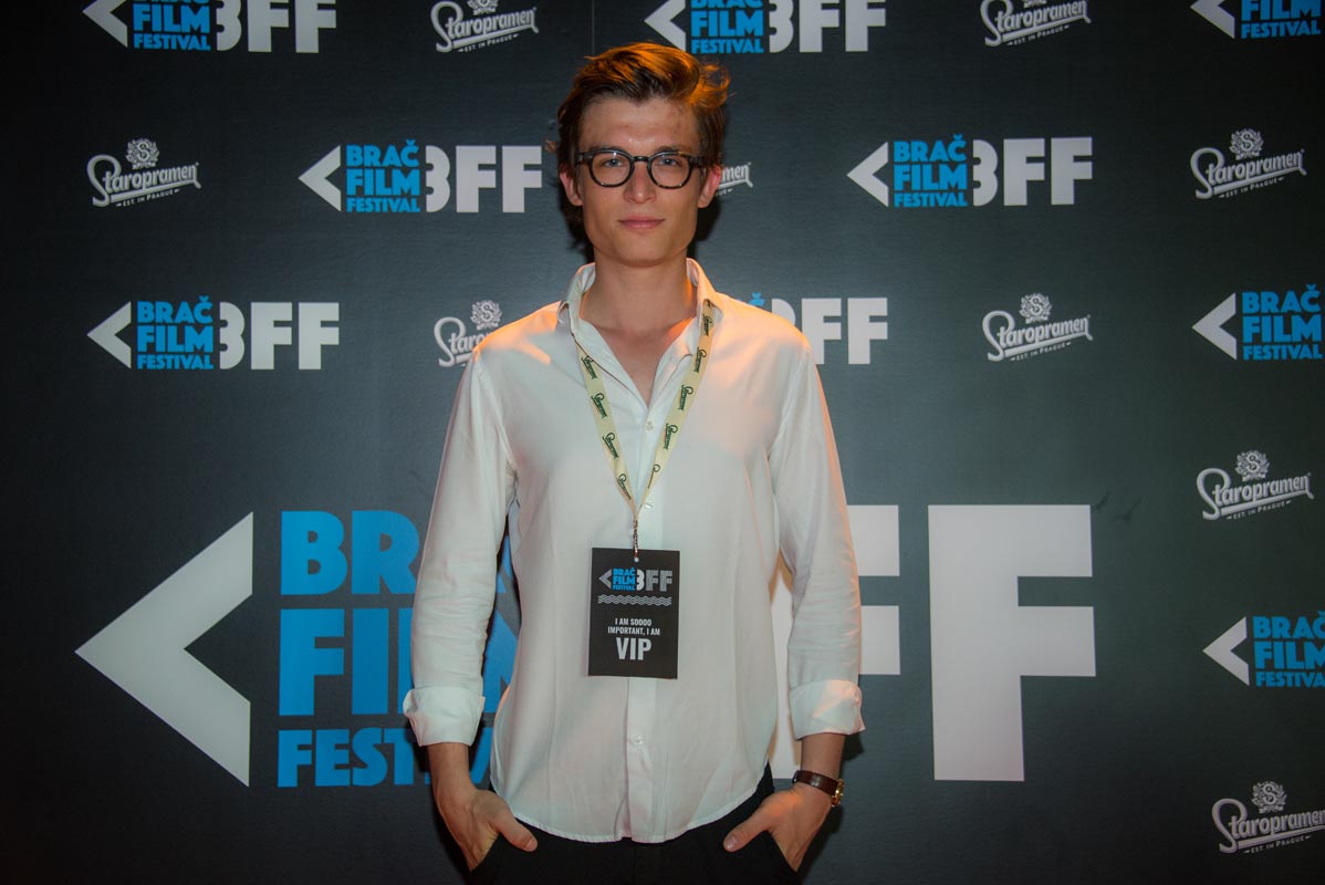 Uz prepuno kina i brojna poznata lica otvoren 3. Brač Film Festival, stigla i Tihana Lazović