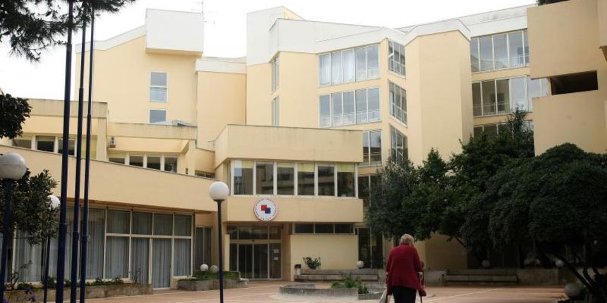 05.03.2014., Zadar – Utapanjem u plitkom nezasticenom bunaru u Dinarskoj ulici jucer je zivot izgubila jedna zena. Bunar se nalazi u neposrednoj blizini vrtica i Doma za stare i nemocne. Photo: Dino Stanin/PIXSELL