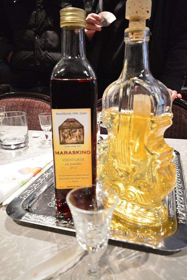 Gradonačelnik Kalmeta posjetio benediktinke; foto Iva Perinčić Gradonačelnik Kalmeta posjetio benediktinke; foto Iva Perinčić