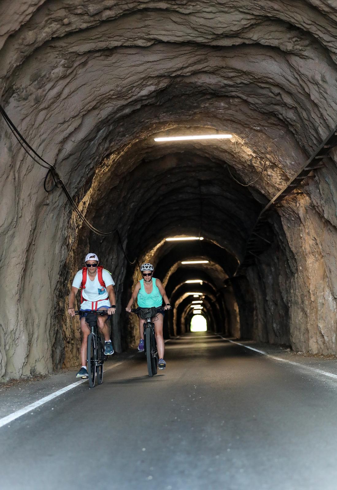 Tunel Dingač u pelješkom kraju