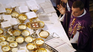 Zadar, 300110.
Pogreb zadarskog nadbiskupa Ivana Prendje u crkvi Svete Stosije.
Zadarski nadbiskup Ivan Prendja preminuo je iznenada  25. sijecnja 2010. godine u Zagrebu u 71. godini zivota, nakon 46 godina svecenistva i 20 godina biskupstva.
Na fotografi