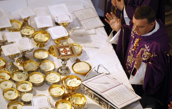 Zadar, 300110.
Pogreb zadarskog nadbiskupa Ivana Prendje u crkvi Svete Stosije.
Zadarski nadbiskup Ivan Prendja preminuo je iznenada  25. sijecnja 2010. godine u Zagrebu u 71. godini zivota, nakon 46 godina svecenistva i 20 godina biskupstva.
Na fotografi