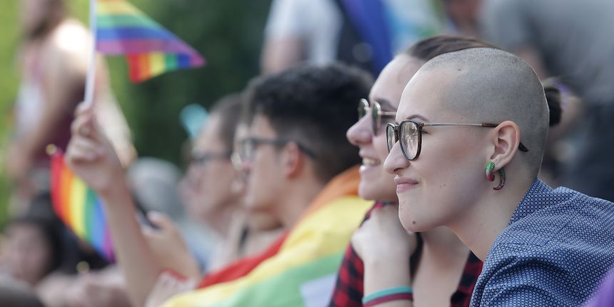 Povorka ponosa u Zagrebu: ‘Isus liječi homofobiju’, ‘Psi laju, prajdovi prolaze’, ‘Have a gay day’ i ‘Samo ljubav’ Povorka ponosa u Zagrebu: ‘Isus liječi homofobiju’, ‘Psi laju, prajdovi prolaze’, ‘Have a gay day’ i ‘Samo ljubav’