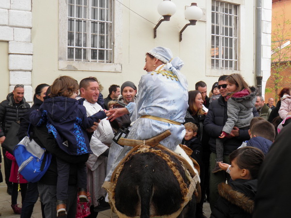 OLYMPUS DIGITAL CAMERA OLYMPUS DIGITAL CAMERA